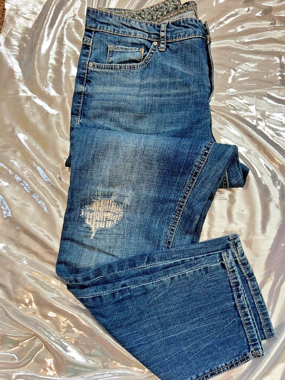 Vintage America Blues Distressed Boyfriend Fit Bootcut Medium Wash Size 12/31